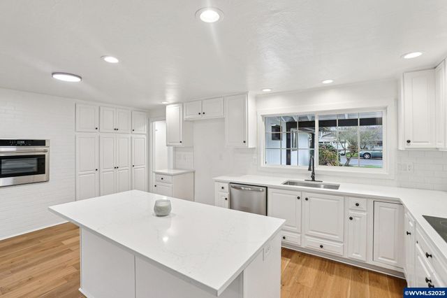 870 Rafael Av N, Keizer, OR 97303