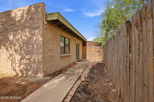 1965 W La Osa Drive, Tucson, AZ 85705
