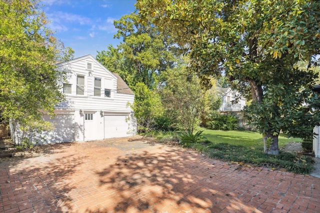 2204 Inwood Drive, Houston, TX 77019