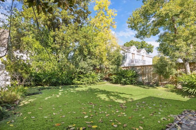 2204 Inwood Drive, Houston, TX 77019