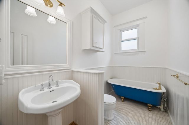 2020 Columbia Street, Houston, TX 77008