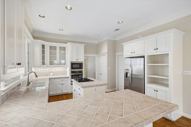 2020 Columbia Street, Houston, TX 77008