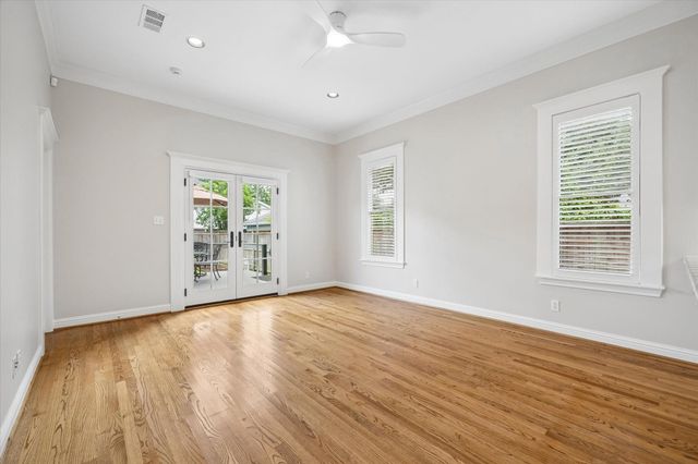 2020 Columbia Street, Houston, TX 77008