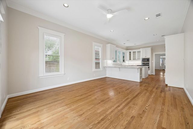 2020 Columbia Street, Houston, TX 77008