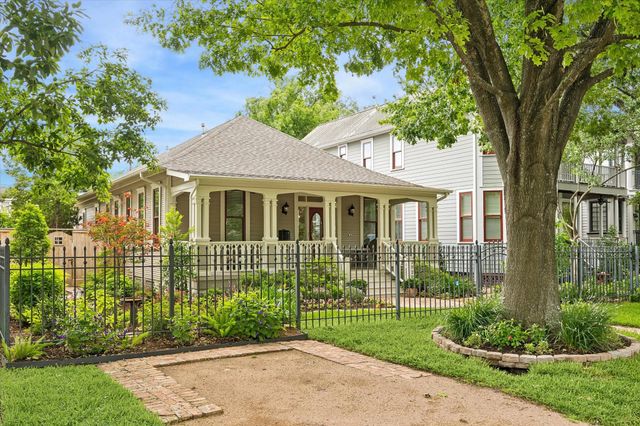 2020 Columbia Street, Houston, TX 77008