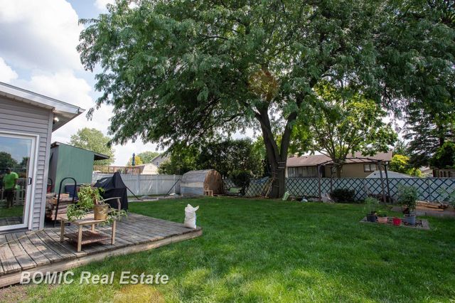 3028 Melrose Drive, Bay City, MI 48706