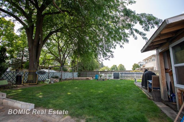 3028 Melrose Drive, Bay City, MI 48706
