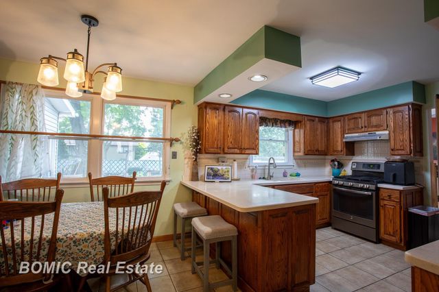 3028 Melrose Drive, Bay City, MI 48706