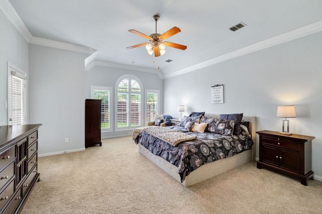 1229 Queen Peggy Lane, Lewisville, TX 75056