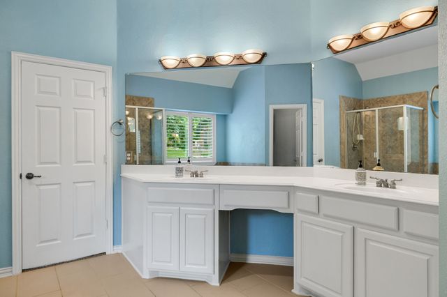 1229 Queen Peggy Lane, Lewisville, TX 75056