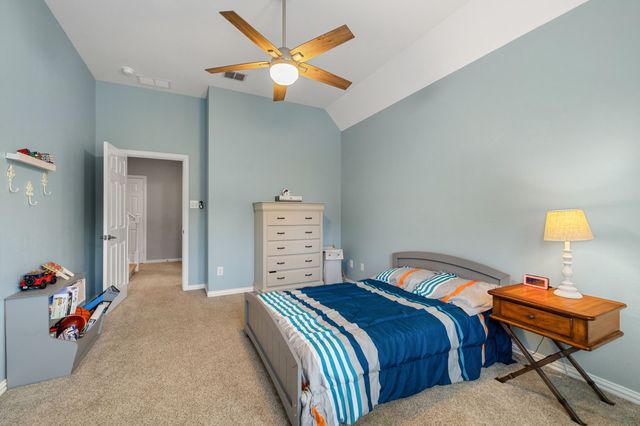 1229 Queen Peggy Lane, Lewisville, TX 75056