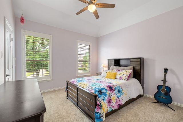 1229 Queen Peggy Lane, Lewisville, TX 75056