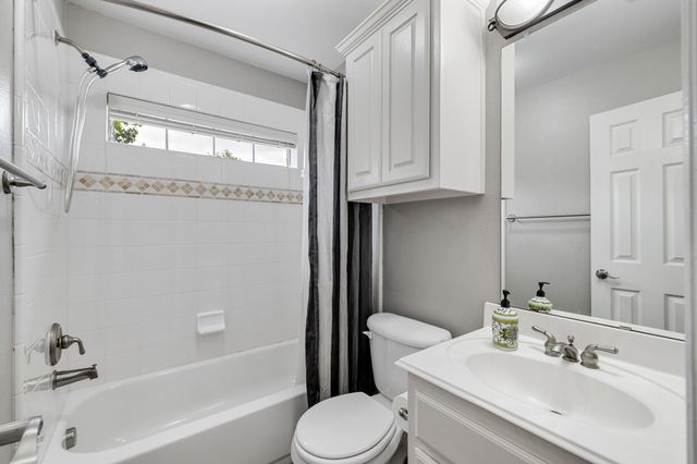 1229 Queen Peggy Lane, Lewisville, TX 75056