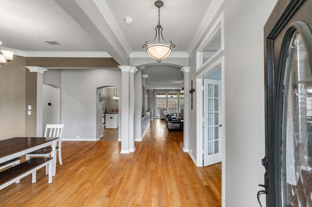 1229 Queen Peggy Lane, Lewisville, TX 75056