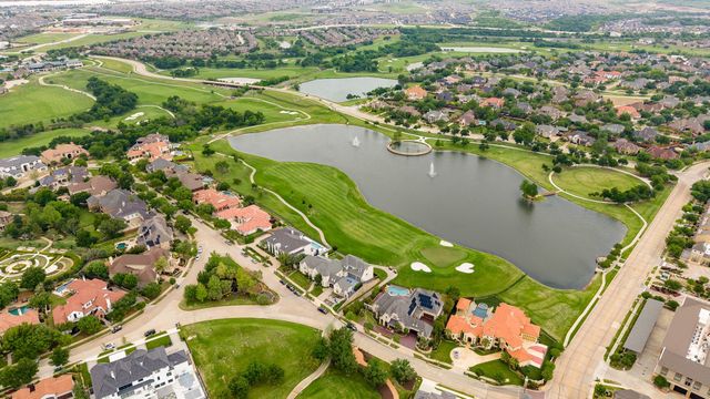 1229 Queen Peggy Lane, Lewisville, TX 75056