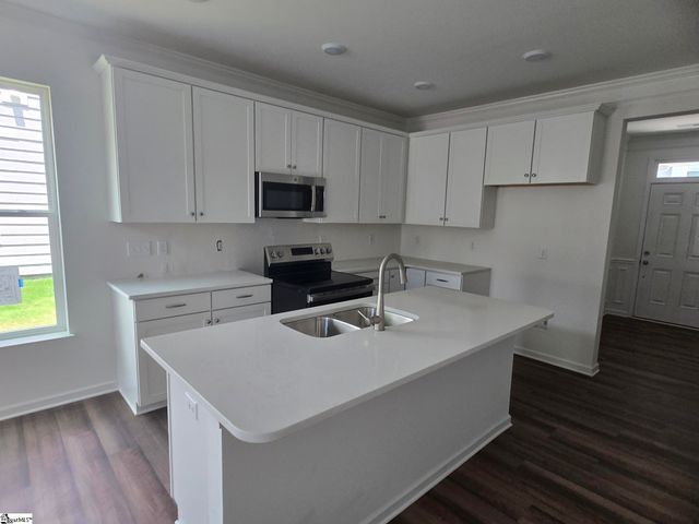 607 Autumn Lake Road, Simpsonville, SC 29681