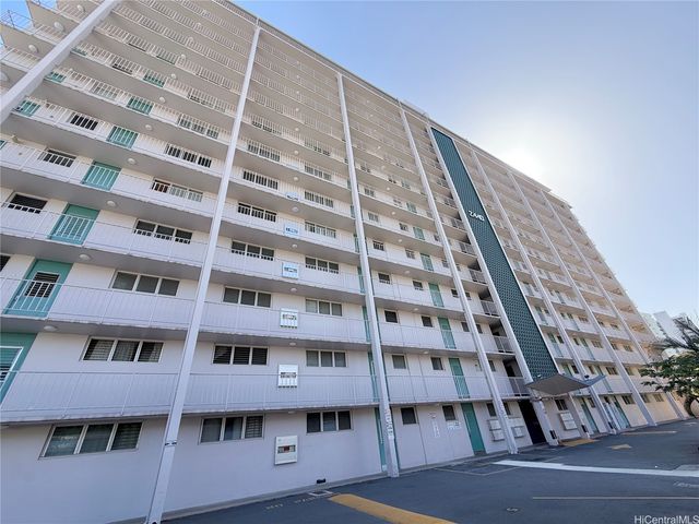 2440 Date Street 106, Honolulu, HI 96826