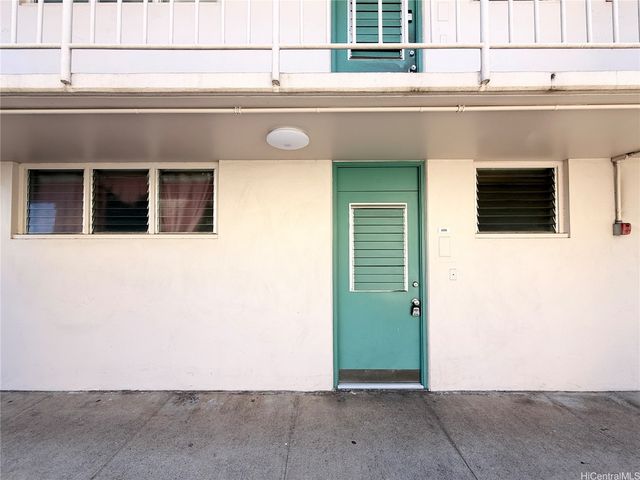2440 Date Street 106, Honolulu, HI 96826