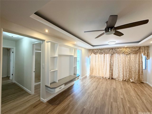 2440 Date Street 106, Honolulu, HI 96826