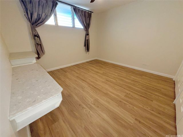 2440 Date Street 106, Honolulu, HI 96826