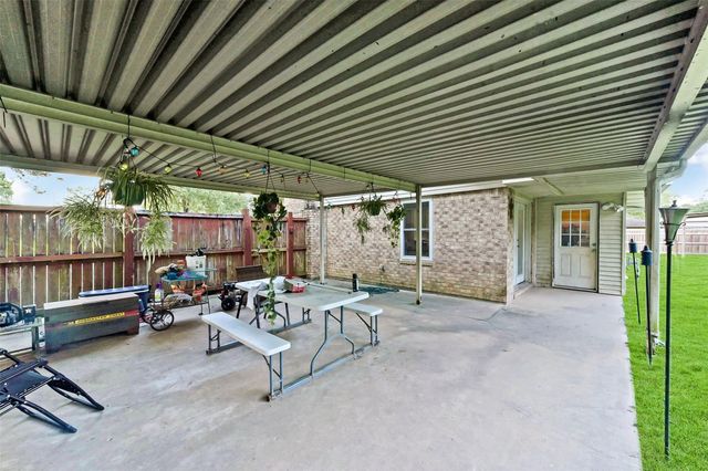 4004 Hillcrest Street, Liberty, TX 77575