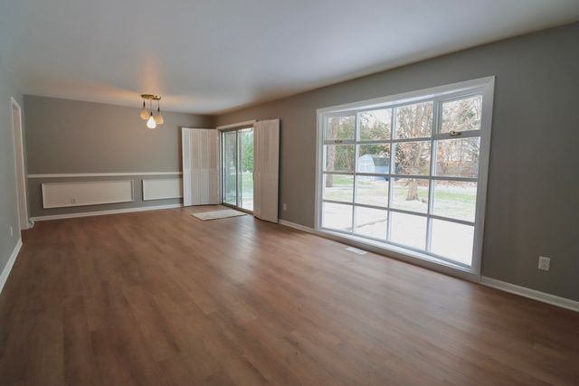 64 Green Lawn Drive, La Porte, IN 46350