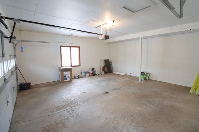 64 Green Lawn Drive, La Porte, IN 46350