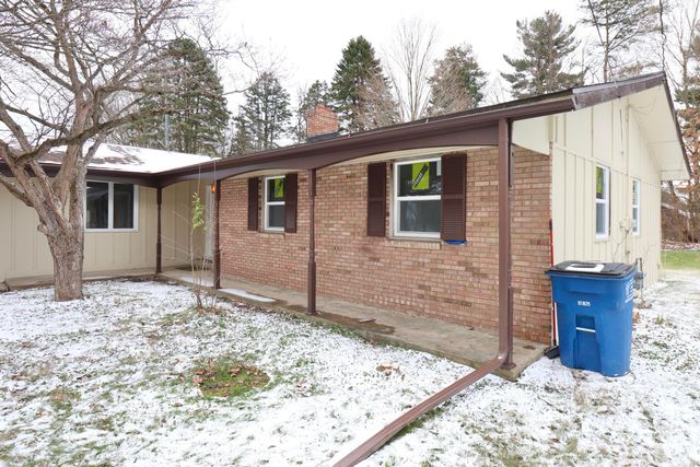 64 Green Lawn Drive, La Porte, IN 46350