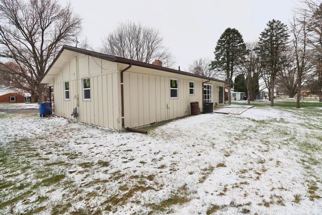 64 Green Lawn Drive, La Porte, IN 46350