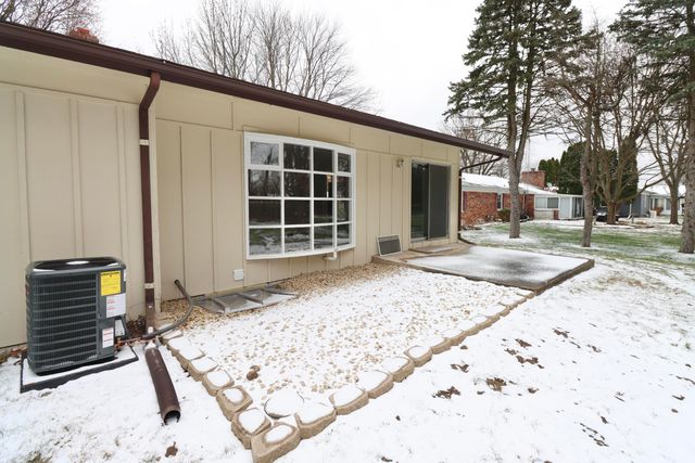 64 Green Lawn Drive, La Porte, IN 46350