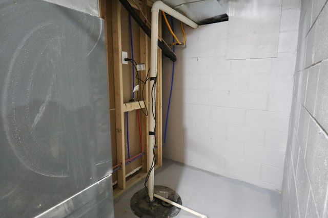 64 Green Lawn Drive, La Porte, IN 46350