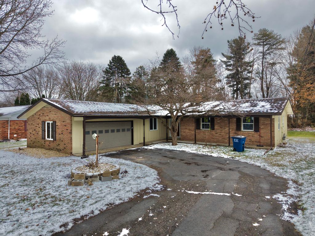 64 Green Lawn Drive, La Porte, IN 46350