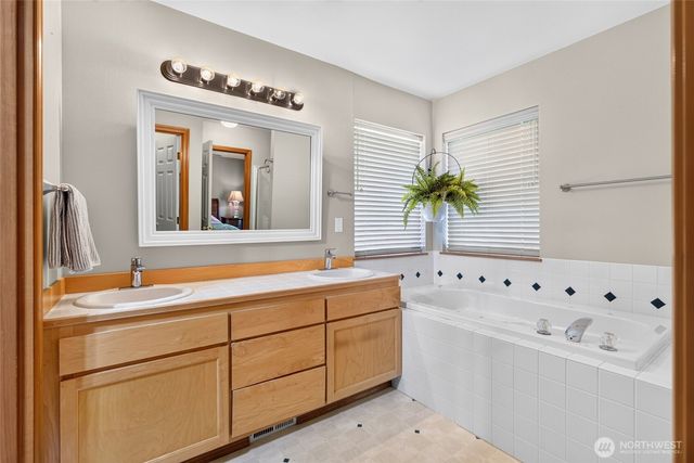 1223 199th Street SW, Lynnwood, WA 98036