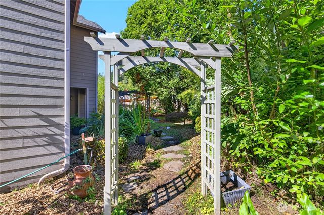 1223 199th Street SW, Lynnwood, WA 98036
