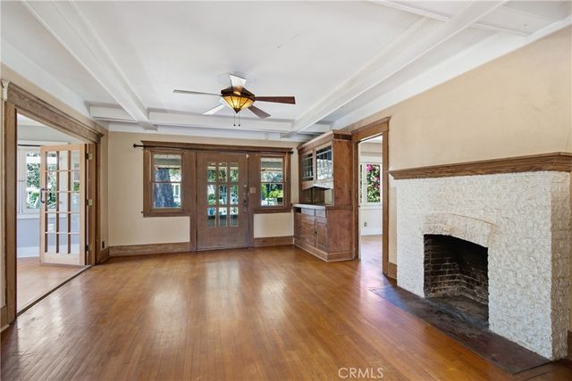 1044 N Hudson Avenue, Pasadena, CA 91104