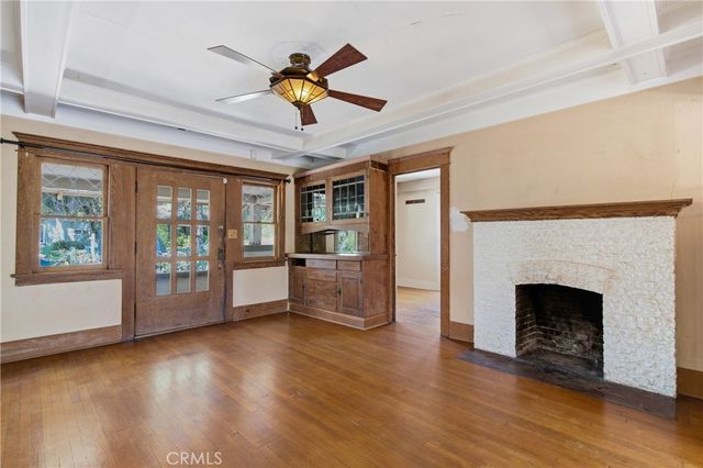 1044 N Hudson Avenue, Pasadena, CA 91104