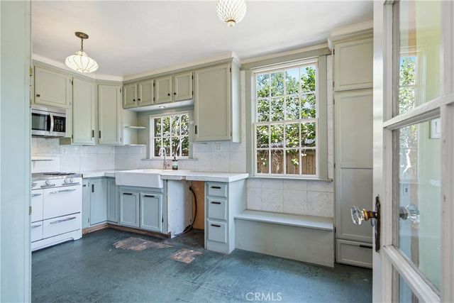 1044 N Hudson Avenue, Pasadena, CA 91104