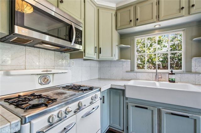1044 N Hudson Avenue, Pasadena, CA 91104