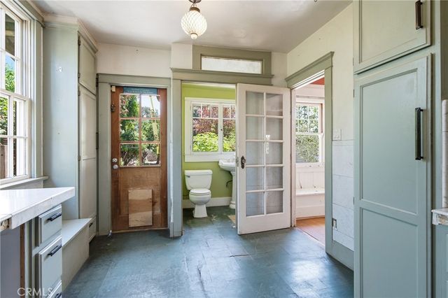 1044 N Hudson Avenue, Pasadena, CA 91104