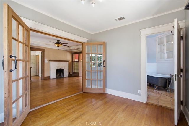 1044 N Hudson Avenue, Pasadena, CA 91104
