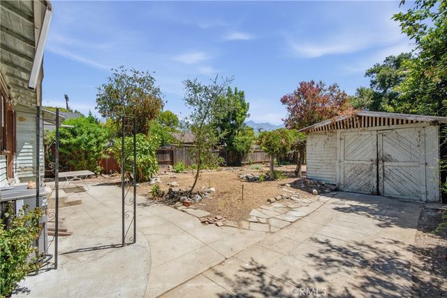 1044 N Hudson Avenue, Pasadena, CA 91104