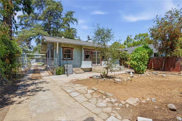 1044 N Hudson Avenue, Pasadena, CA 91104