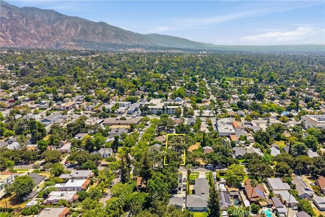 1044 N Hudson Avenue, Pasadena, CA 91104