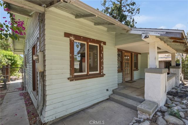 1044 N Hudson Avenue, Pasadena, CA 91104