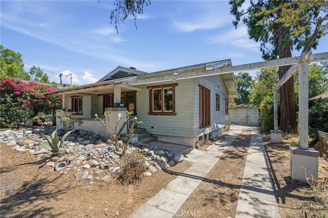 1044 N Hudson Avenue, Pasadena, CA 91104