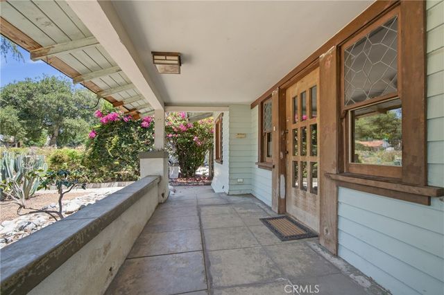1044 N Hudson Avenue, Pasadena, CA 91104