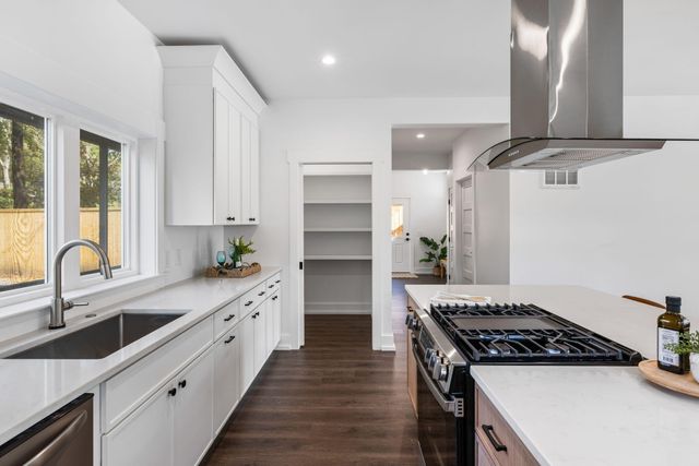 1626 Evergreen Street, Charleston, SC 29407