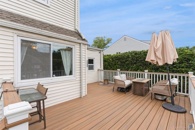 19 Fleetwood Avenue, Melville, NY 11747
