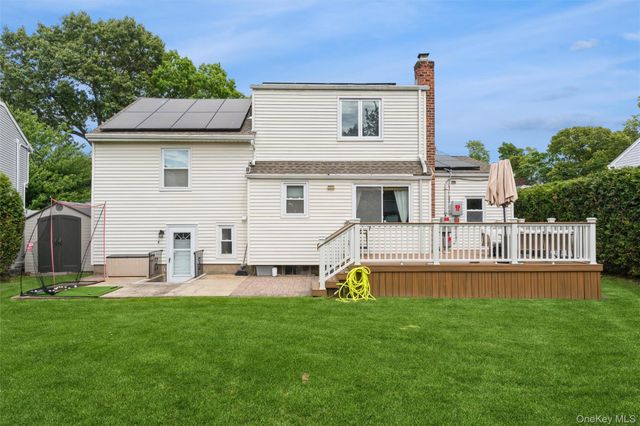 19 Fleetwood Avenue, Melville, NY 11747
