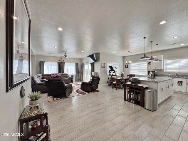 8480 W MISSION HILLS Drive, Arizona City, AZ 85123